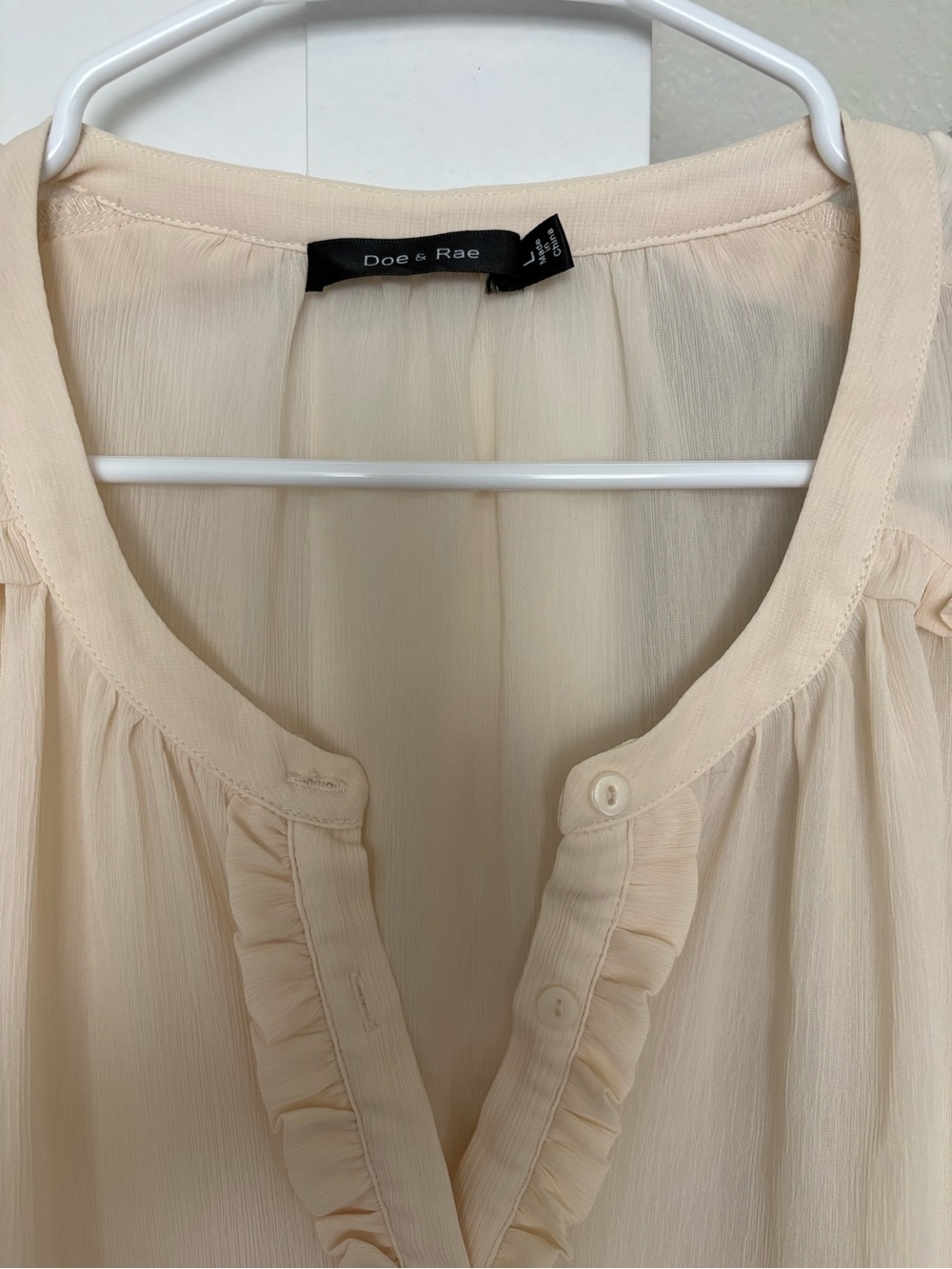Doe and Rae Light Cream Ruffle Button-Front Women's Blouse - Picture 3 of 4